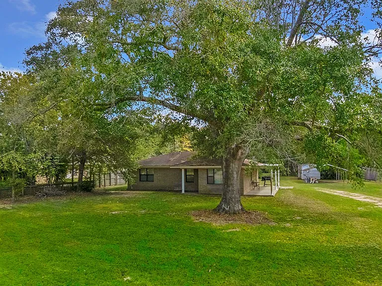 9438 FM 777 — Photo 26