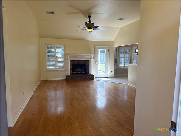 4th image of 3004 Oaklawn Dr
