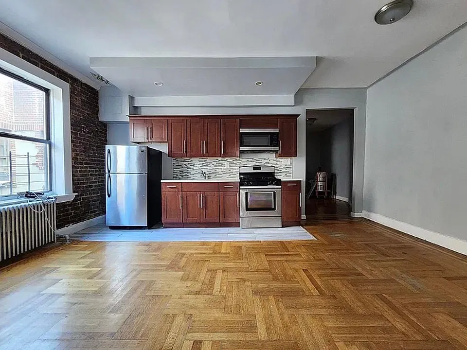31 W Mosholu Pkwy N #6D