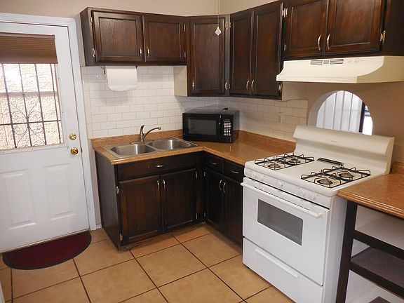 2nd image of 3571 Oasis Dr