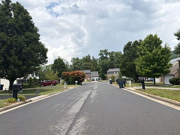 4th image of 4846 Golfview Dr