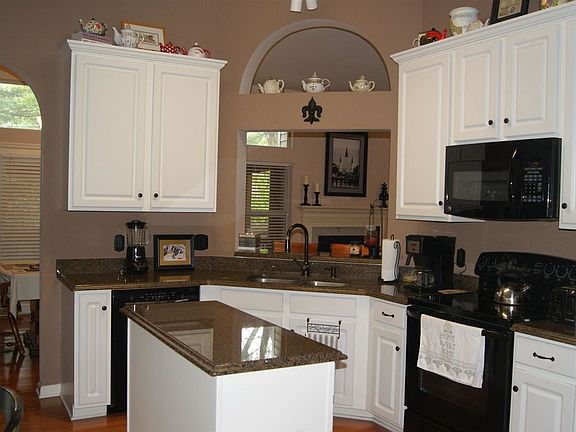 3rd image of 105 Northlake Dr