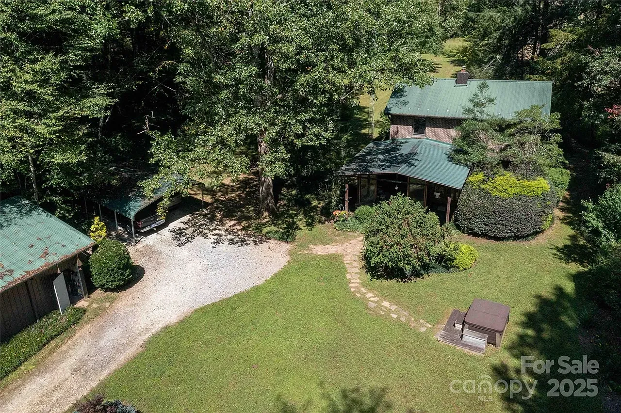 3 bed, 1856 sqft, $2,600 — Photo 1