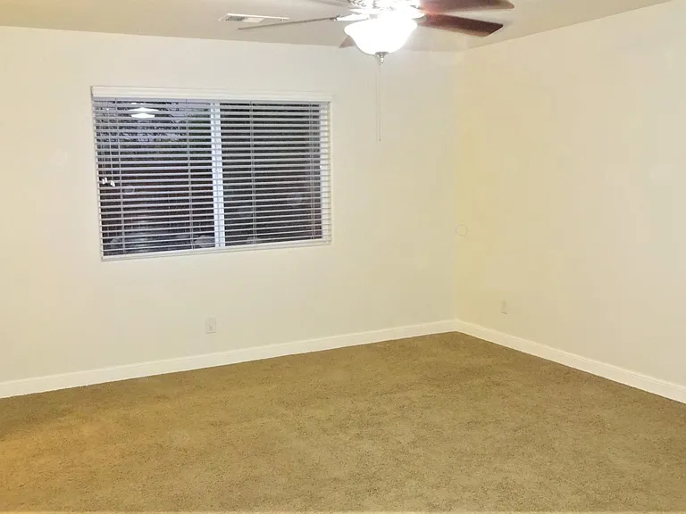 2604 E Christopher Dr — Photo 7