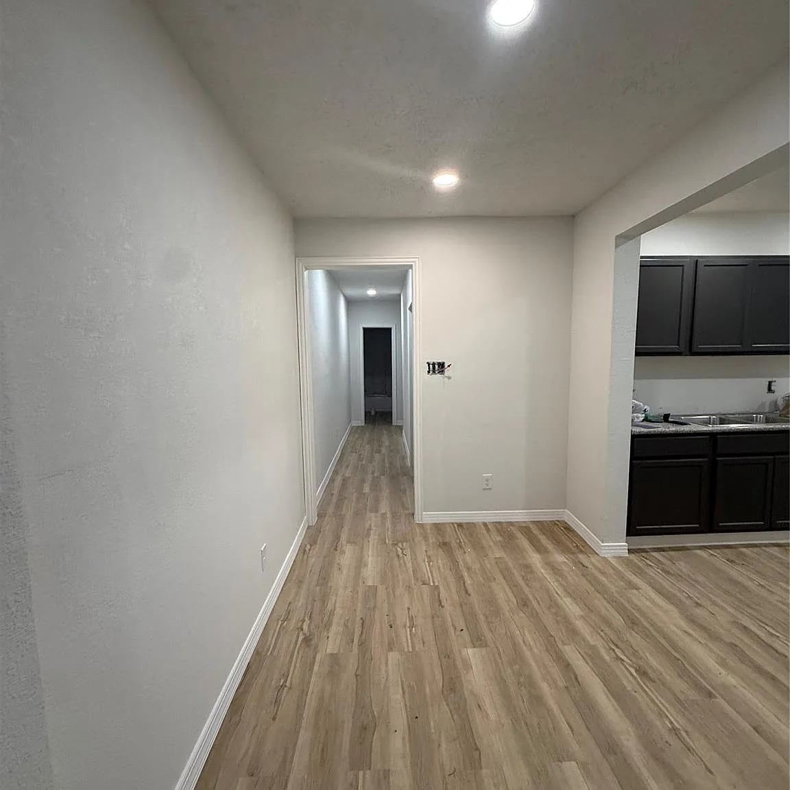 2 bed, 1.0 bath, 1623 sqft, $1,500 — Photo 2