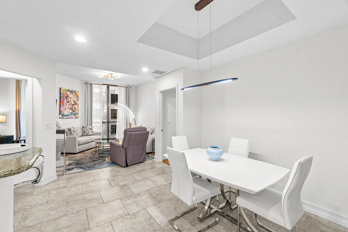 Building Photo - 701 S Olive Ave #807