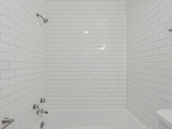 5th image of 2114 Washington Ave APT 3