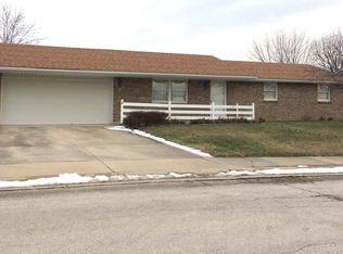 105 Canterbury Dr, Greenville, OH 45331