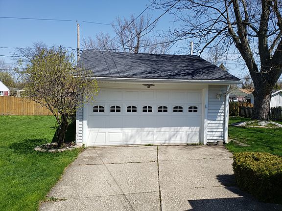 3rd image of 358 Wehrle Dr