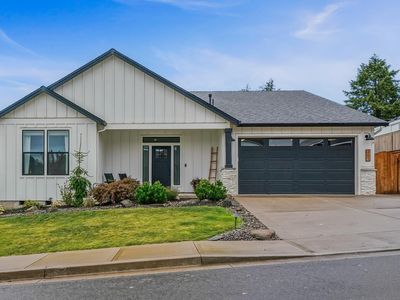481 NW Crater Lake Dr, Dallas, OR, 97338
