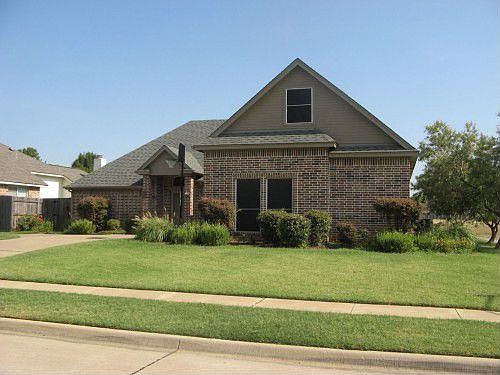4th image of 6113 Club House Dr