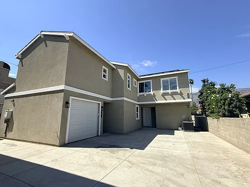 3555 E Green St Photo 1