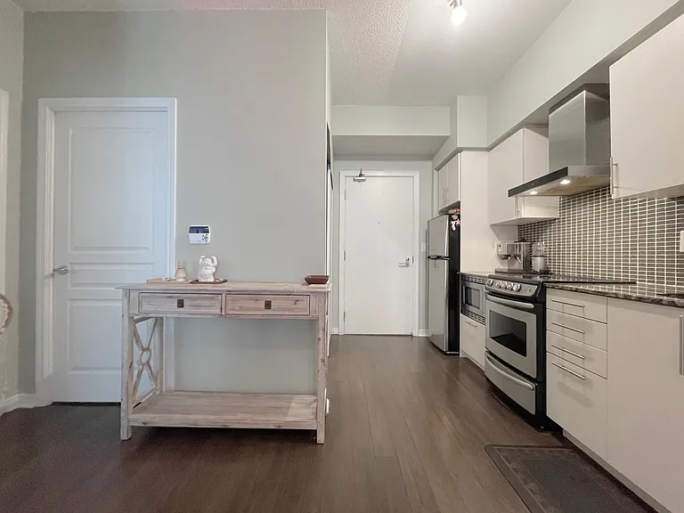 352 Front St W #1420 — Photo 12