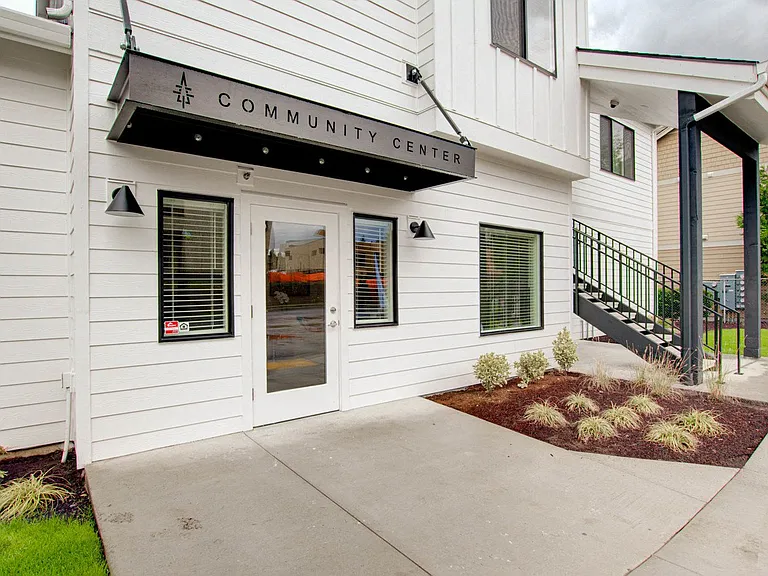 Latitude 45 — Photo 26