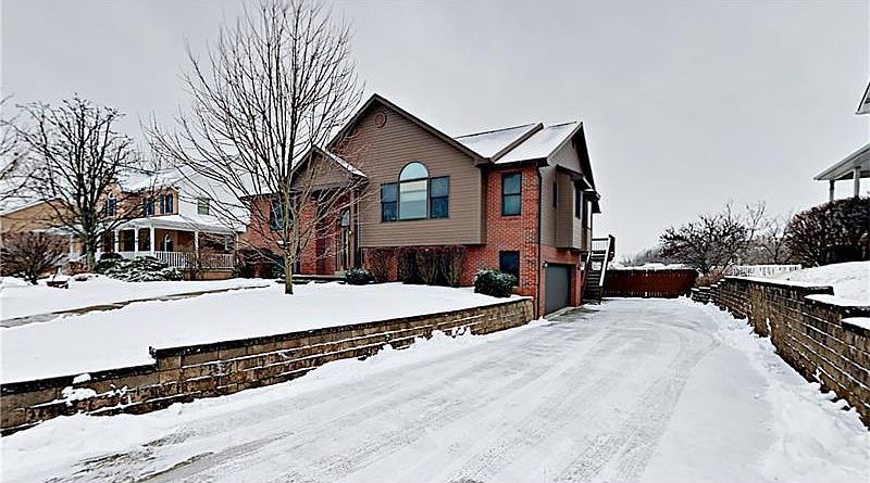 1st image of 2426 Bonnie Dell Dr