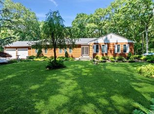 29 Gun Club Rd, Northport, NY 11768