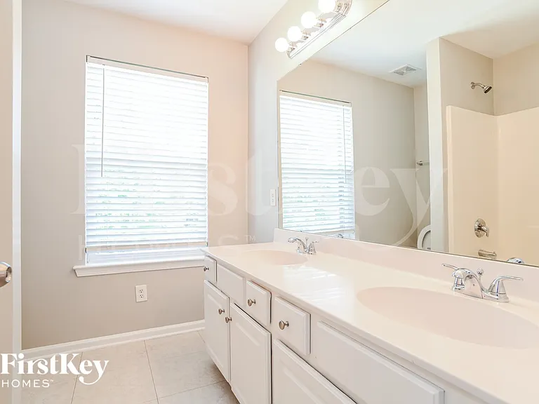 1905 Arbor Crest Ct — Photo 13