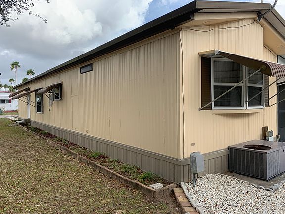 4th image of 88 Sandalwood Dr