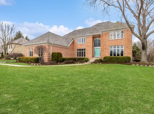 18155 W Pond Ridge Cir, Gurnee, IL 60031