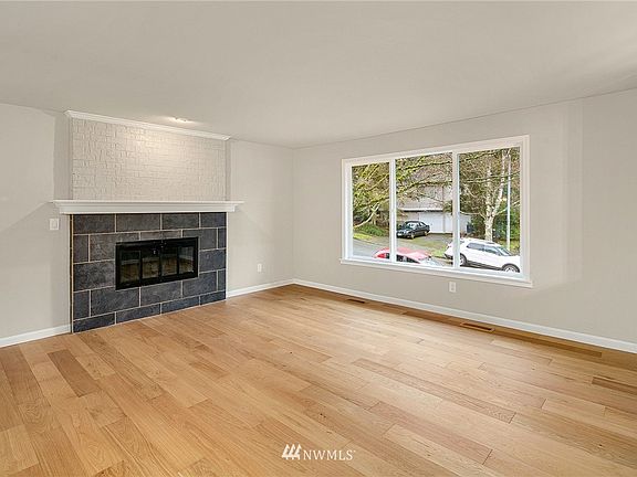 2nd image of 16712 NE 106th St