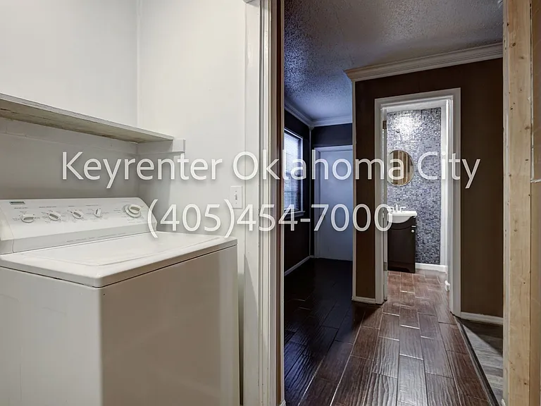 1622 W Britton Rd — Photo 33