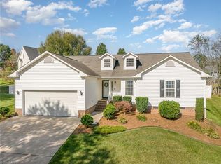 140 Springhouse Farm Ct, Winston Salem, NC 27107