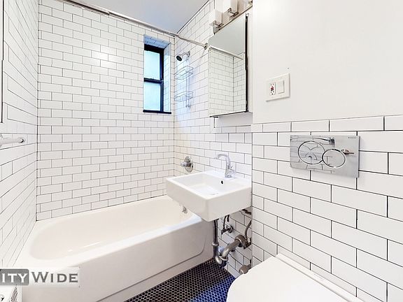 4th image of 41 Bedford St APT 2D