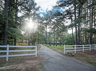250 Roberts Rd, Magee, MS 39111