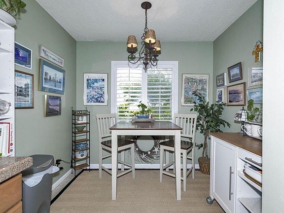 4th image of 134 La Pasada Cir W