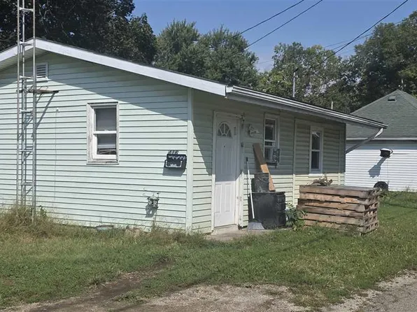 416 W 9th St, Connersville, IN 47331