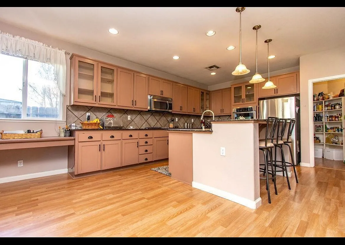 1209 Sweet Pea Dr — Photo 3
