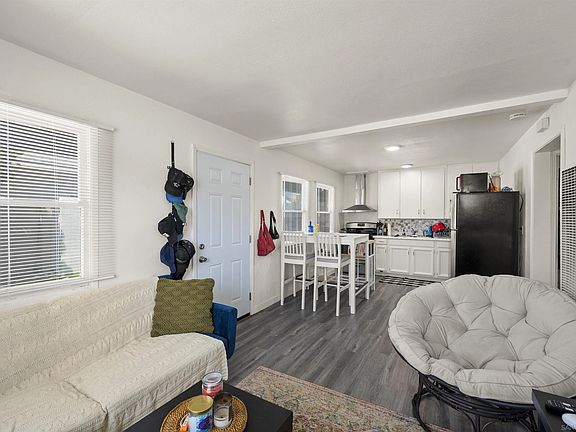 5th image of 202-204 Calla Ave