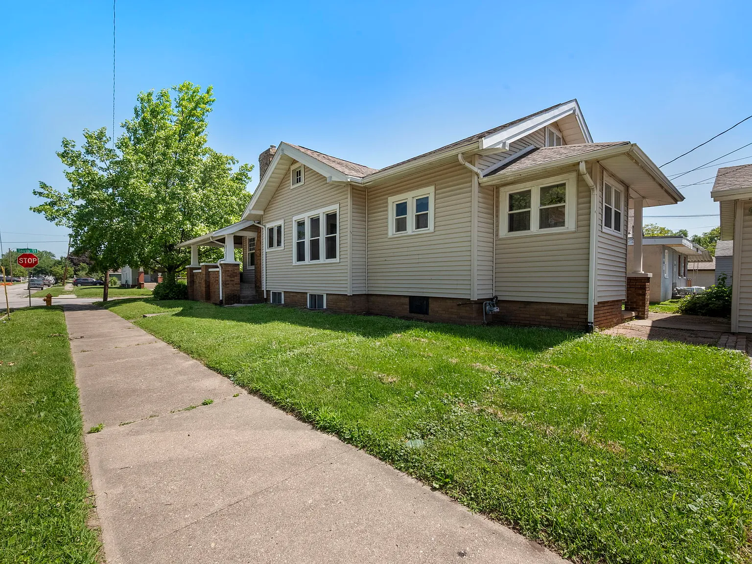 4 bed, 2364 sqft, $2,300 — Photo 3