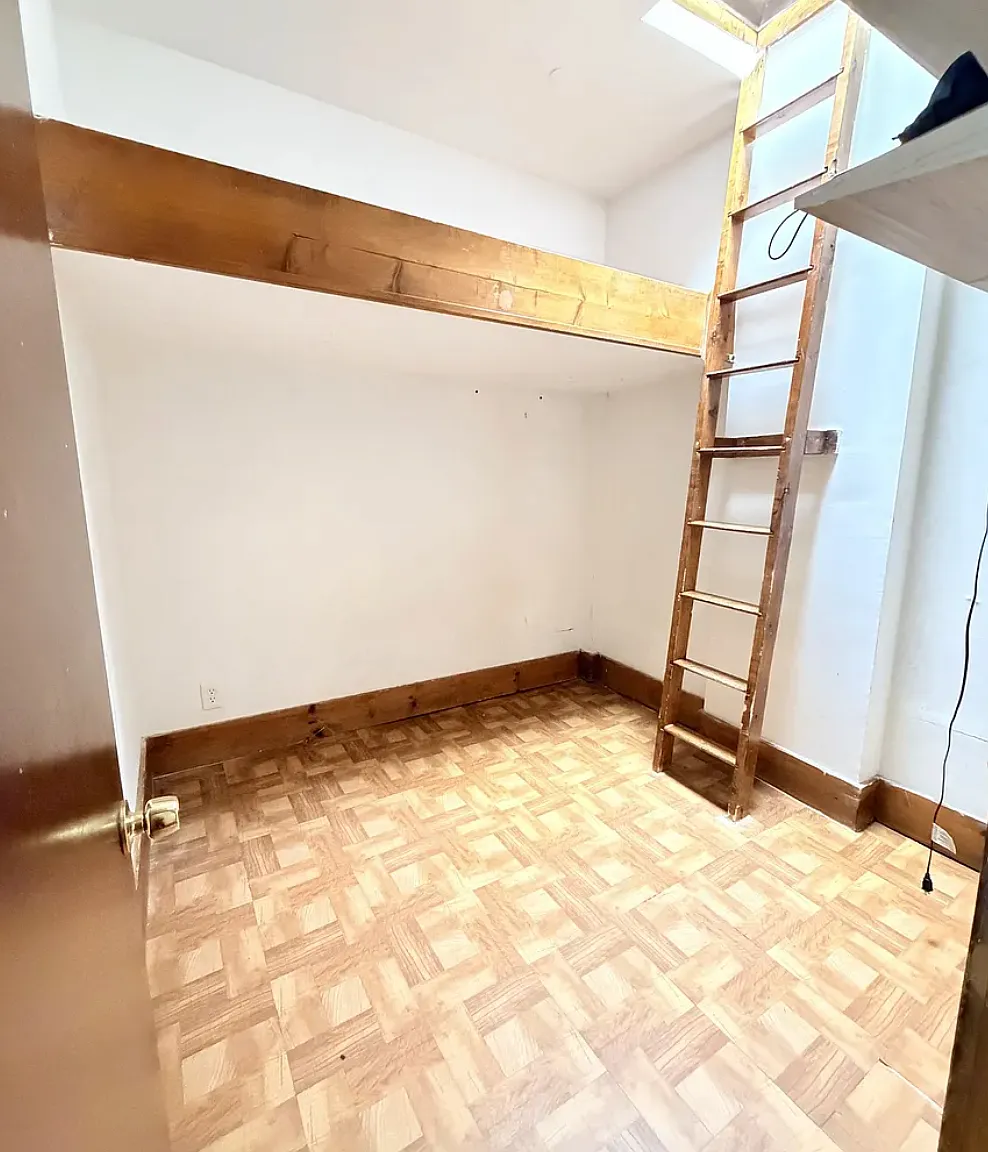 3 bed, 775 sqft, $3,750 — Photo 1