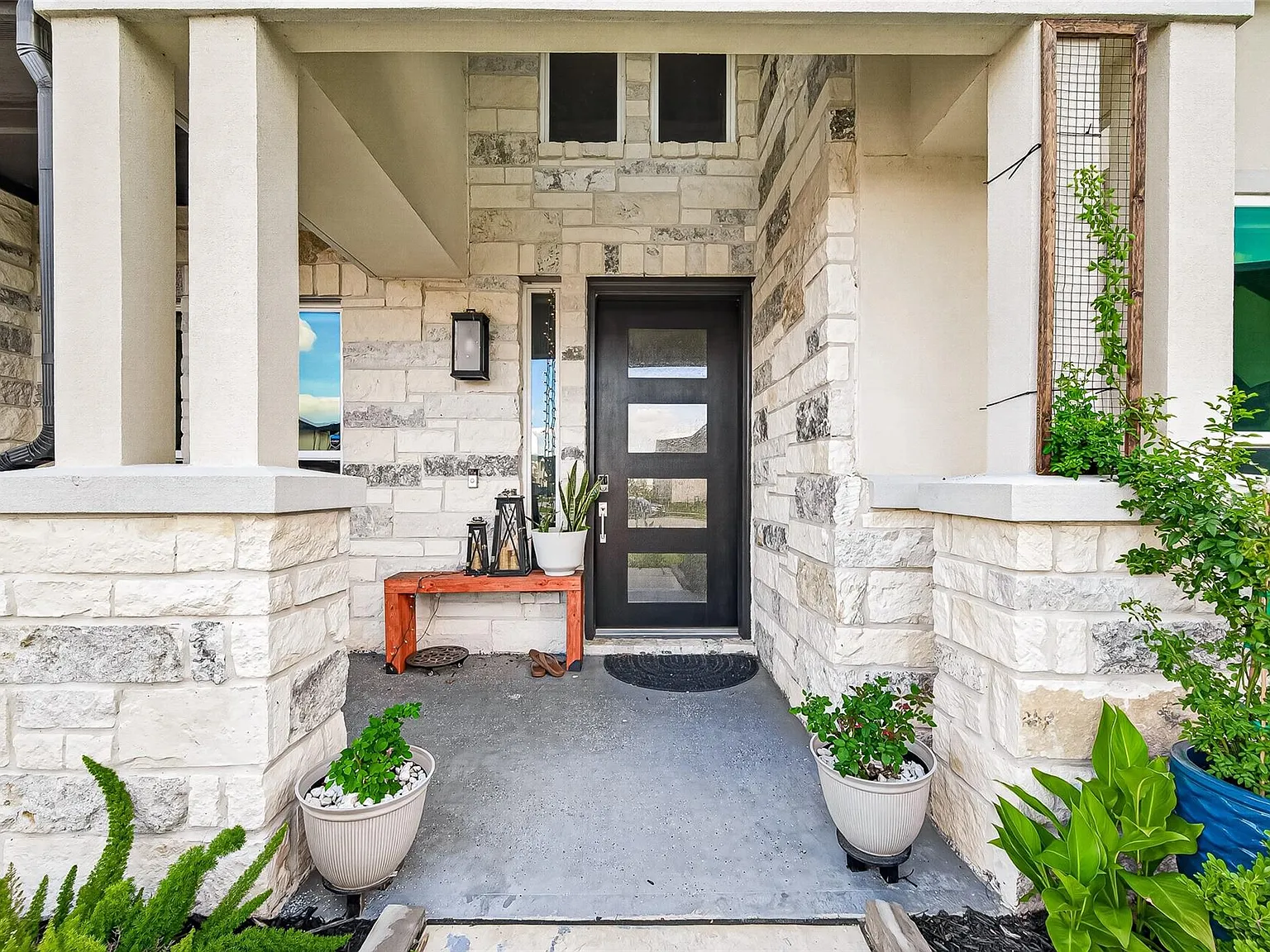 5 bed, 4.5 bath, 3650 sqft, $4,000 — Photo 4