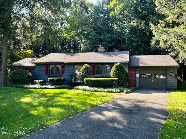 28 Chestnut St, Dalton, MA 01226