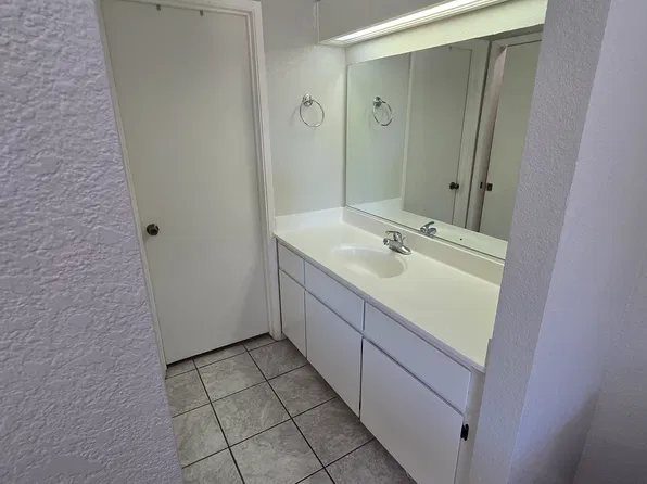 2354 Alta Garden Ln #B, Sacramento, CA 95825