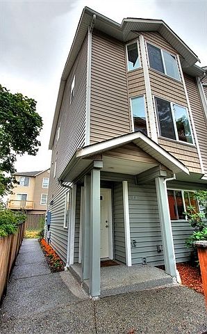 1st image of 12049D 32nd Ave NE