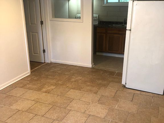3rd image of 40 Jersey Ave
