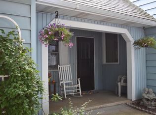 521 Howard St SE, Lowell, MI 49331