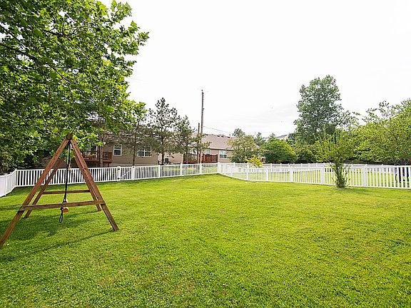 5th image of 5743 Wickershire Ln