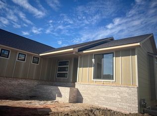 5013 N Emerald Ct, Maize, KS 67101