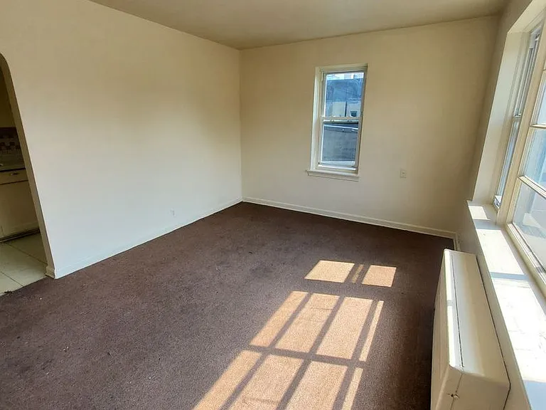 825 Wisconsin Ave - 6 Unit — Photo 2