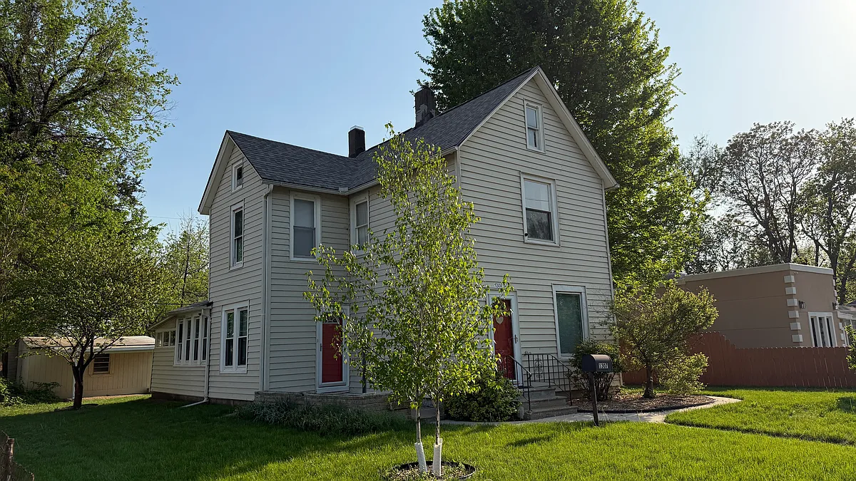 Building Photo - 1307 NE Seward Ave #B