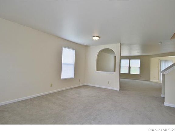 5th image of 192 Boiling Brook Dr