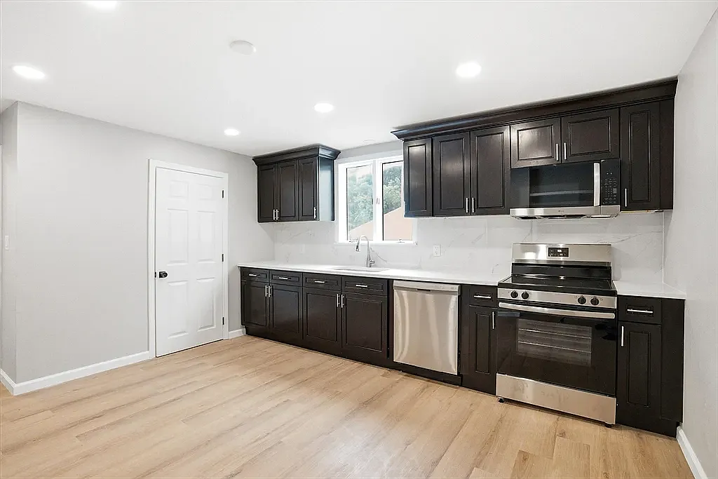 3 bed, 1554 sqft, $3,000 — Photo 3