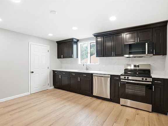 3rd image of 113-115 Liberty St #1