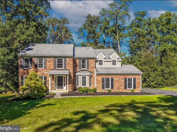 102 Honey Tree Ct, Downingtown, PA 19335