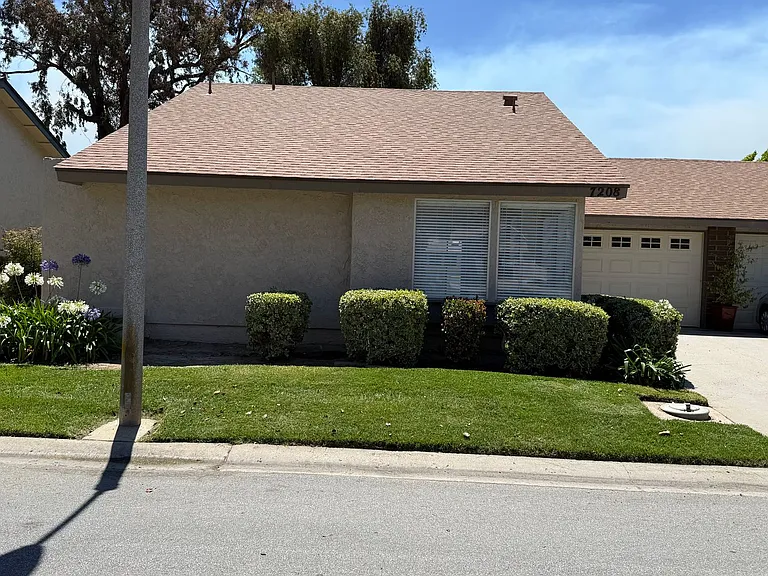 7208 Village 7 — Photo 2