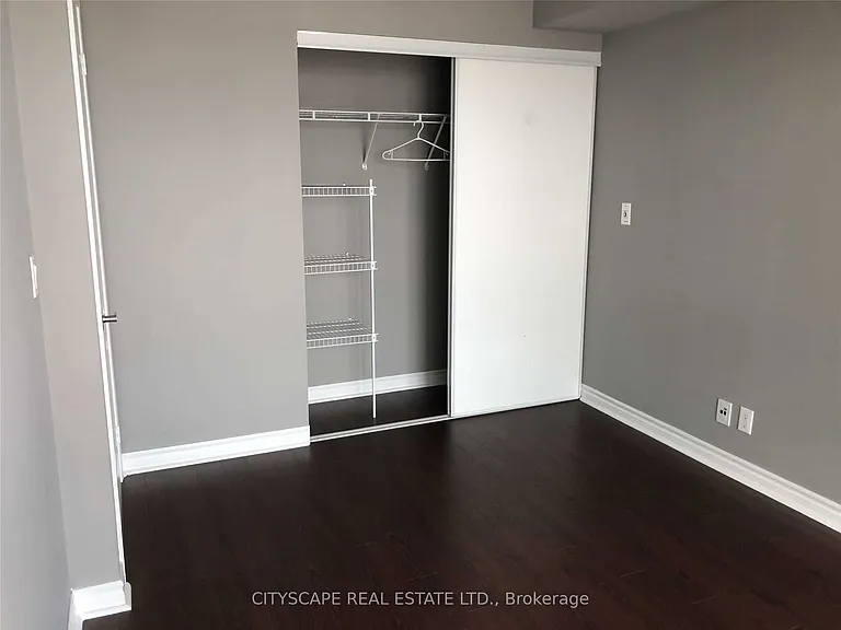 33 Elm Dr W #1502 — Photo 5